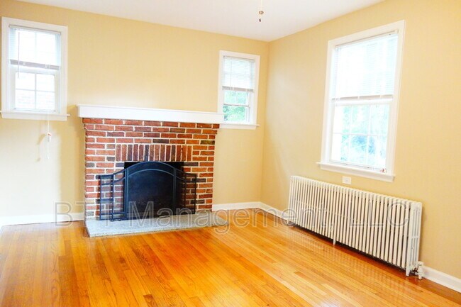 Building Photo - 8007 Garland Ave