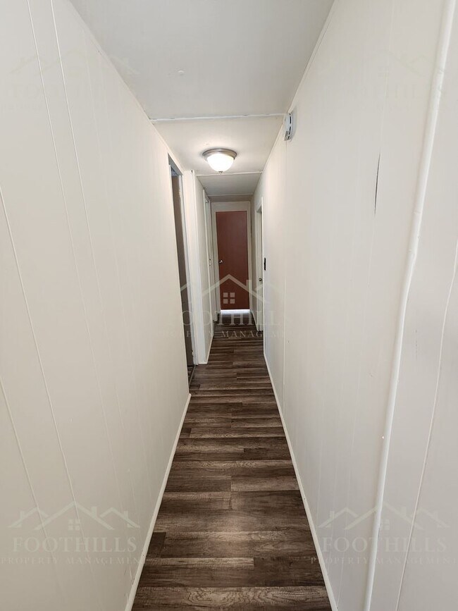 Foto del edificio - 105 McFarlin Way