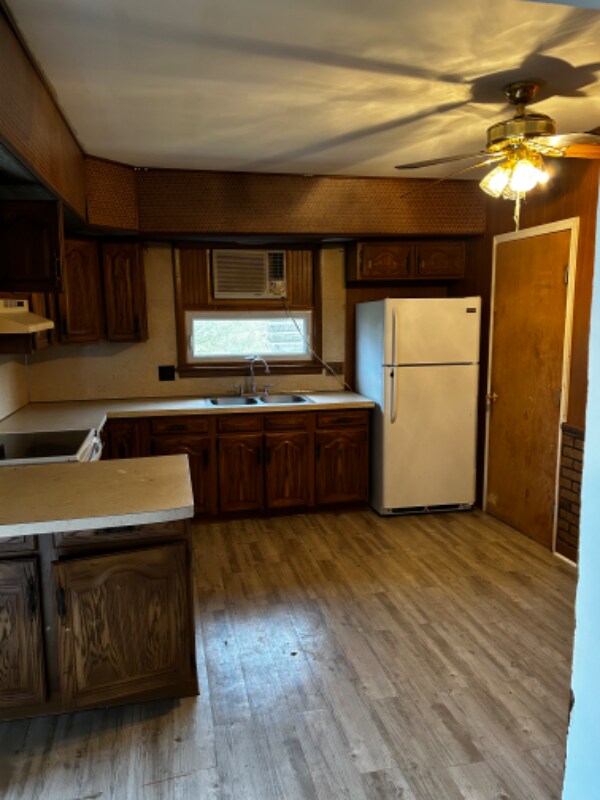 Building Photo - 41 Fallbrook St