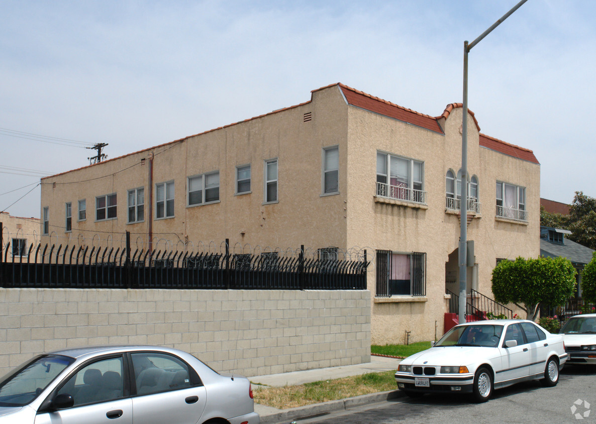 Building Photo - 2633 E 56th St