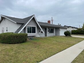 Building Photo - 6581 Bestel Ave
