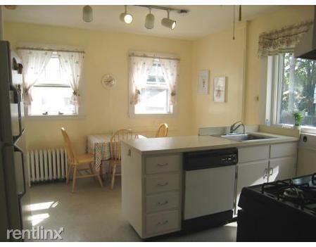 Building Photo - 3 br, 1 bath Condo - 45 Irving St Apt 1
