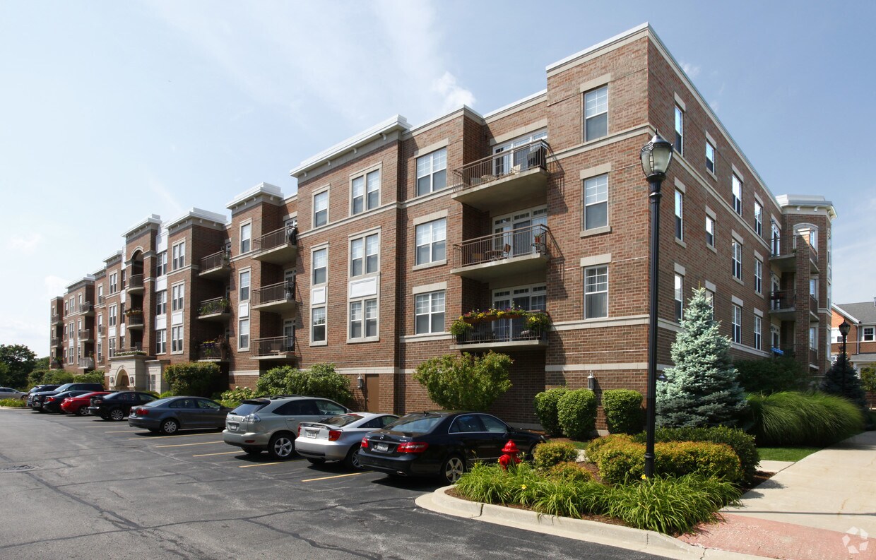 435 W Wood St, Palatine, IL 60067 Apartments Palatine, IL