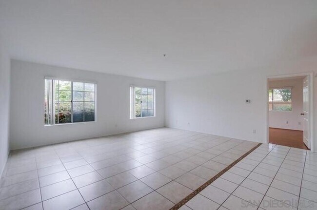 Foto del edificio - 2-bed, 2-bath Condo in San Diego's Linda Vista/Fashion Valley Area.