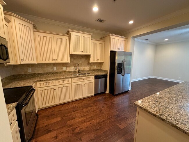 Foto del edificio - 501 Reserve Ln