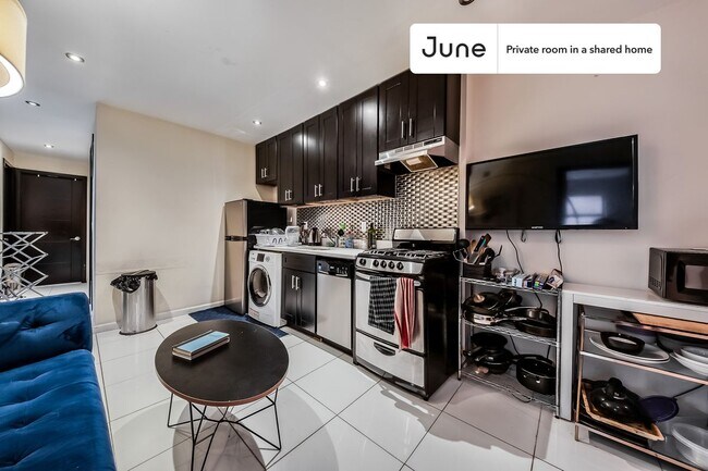 Building Photo - Private bedroom in 5 bed/2 bath Home
