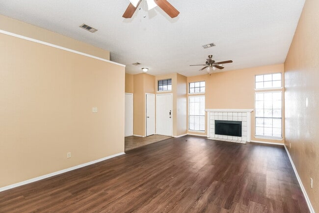 Foto del edificio - 2521 Galemeadow Dr