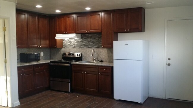 Foto del edificio - Desert Palms Apartments