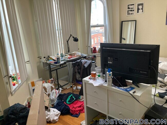 Foto del edificio - 90 Westland Ave