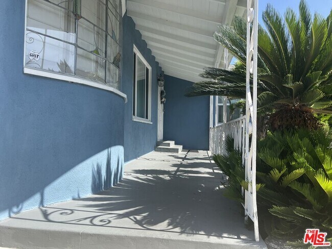 Building Photo - 3713 Buckingham Rd