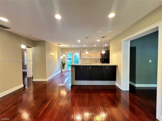 Foto del edificio - 3 br, 2 bath House - 9338 NW 2nd Ave