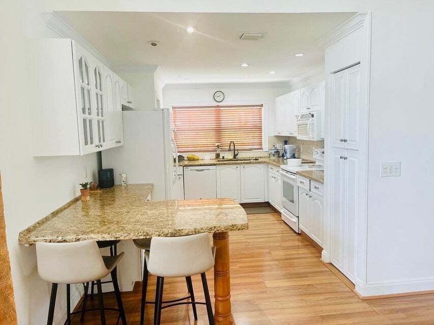 Foto principal - 6817 Barnwell Dr