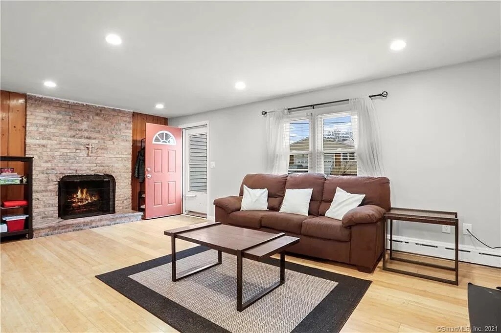 61 Apponyi St, Fairfield, CT 06824 Townhome Rentals in Fairfield CT