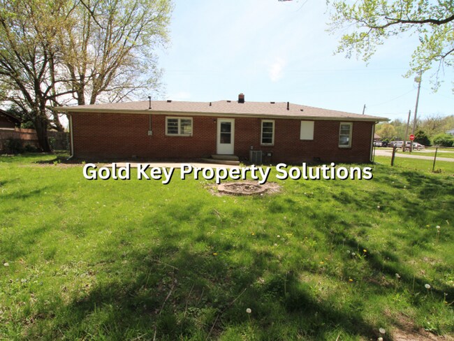 Foto del edificio - NORTH ANDERSON 3 BR 1 BA Brick Ranch with Central Air and Garage (NO SECTION 8)