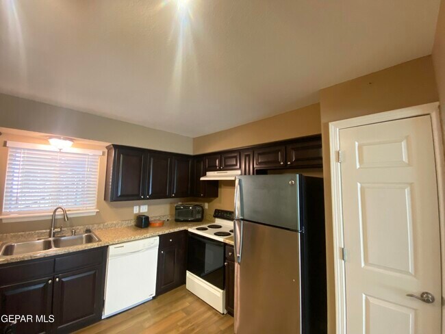 Foto del edificio - 4433 N Stanton St
