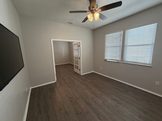 Building Photo - 3642 Fairmont Dr