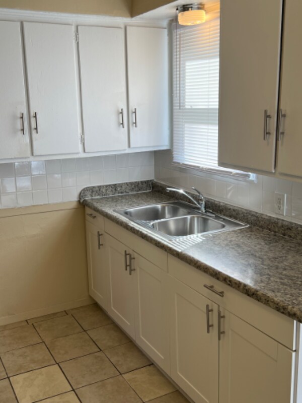 Foto principal - 2348 E 37th St