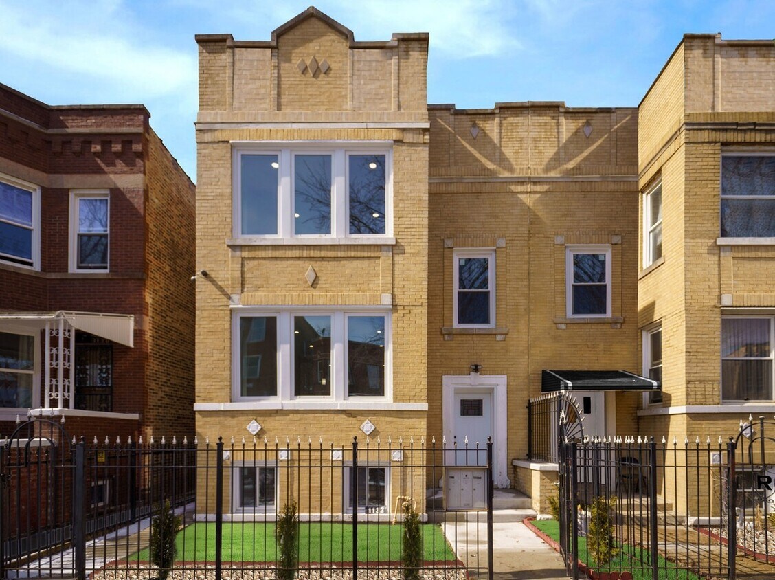 Primary Photo - 1132 N Lawndale Ave