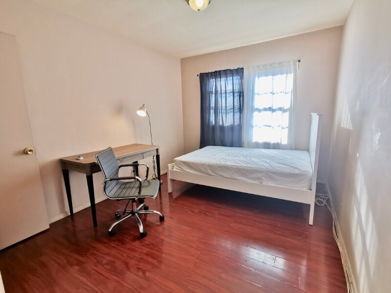 Foto principal - 2020 Cloverfield Blvd