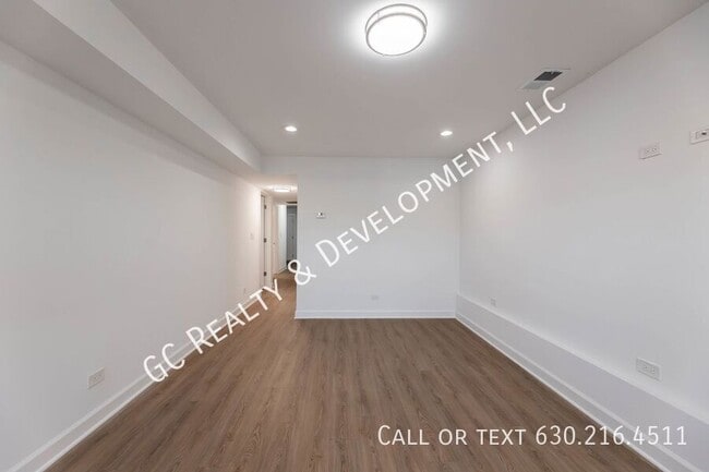 Building Photo - 3529 S Indiana Ave