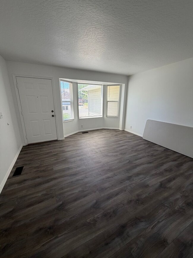 Foto del edificio - GET $500 OFF THE FIRST MONTHS RENT!!!
