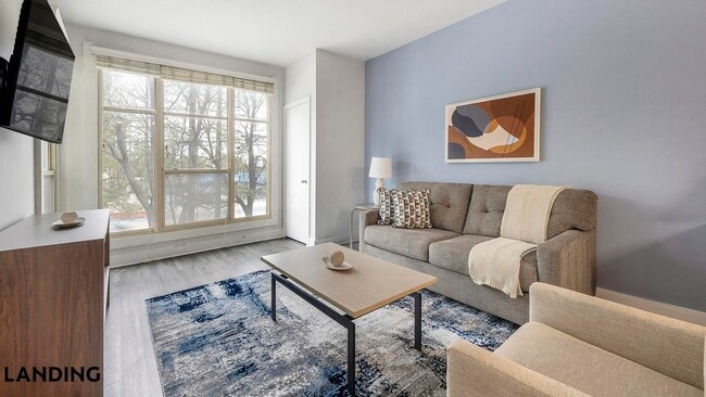 Building Photo - 810 W St Johns Ave