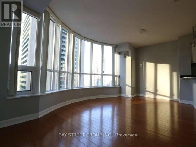 Building Photo - 33-2033 Sheppard Ave E