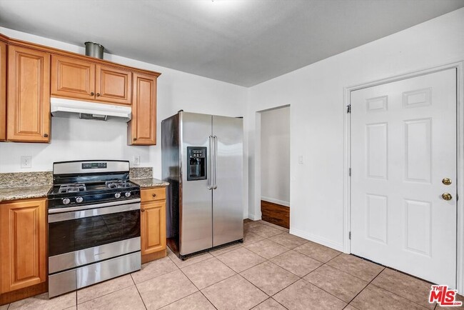 Foto del edificio - 5319 1/2 Normandie Avenue Unit