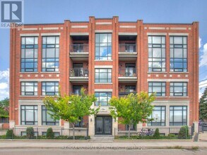 Building Photo - 458 Oakwood Ave