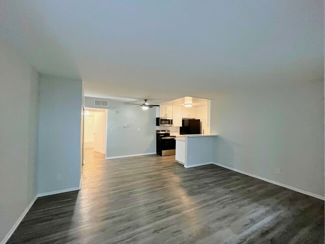 Interior Photo - 951 S. Oxford