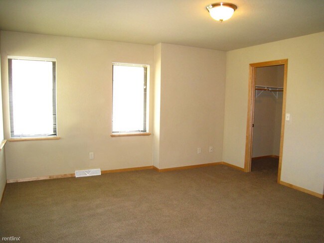 Building Photo - 95 Dawes St