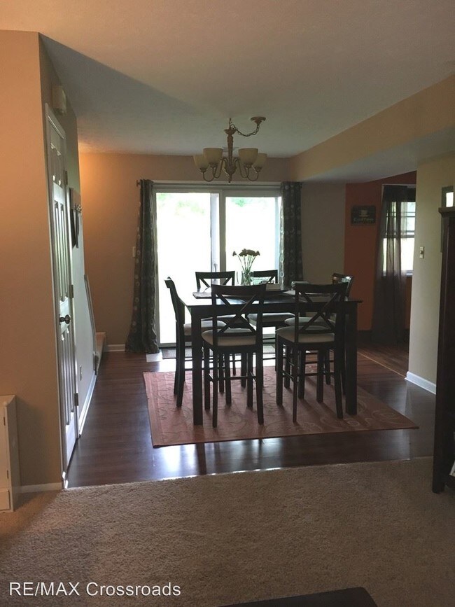 Foto del edificio - 3 br, 1.5 bath House - 13856 Oak Brook