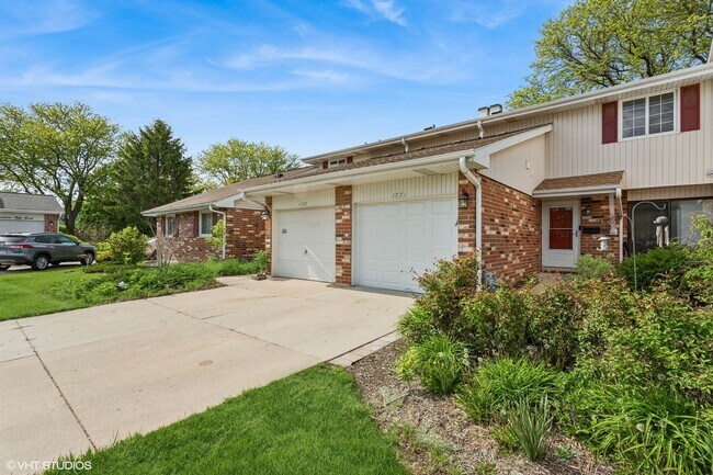 Building Photo - 1771 Warwick Ct