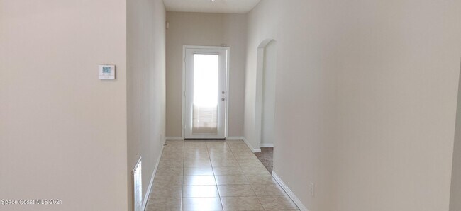 Foto del edificio - 2148 Caledonia Pl