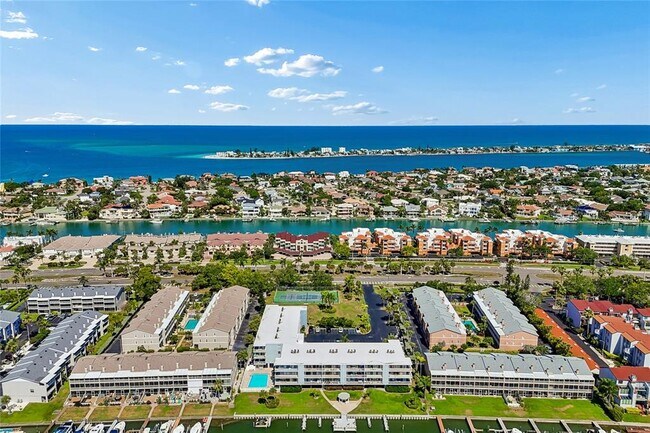 Foto del edificio - 719 Pinellas Bayway S