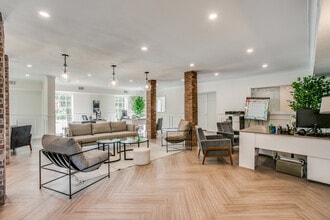 Bellaire Oaks Apartments photo'