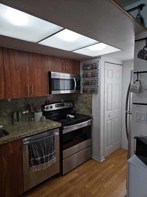 Foto del edificio - 2762 W 60th St