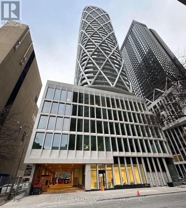 Building Photo - 230 Simcoe St