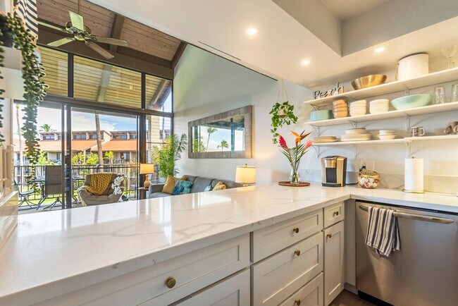 Building Photo - 938 S Kihei Rd