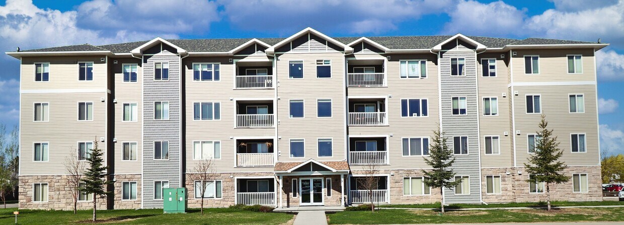 Primary Photo - 5202 49 St