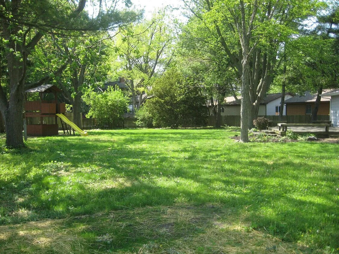 Foto del edificio - 2323 Mulberry Ct