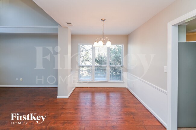 Foto del edificio - 10706 Trumble Ln