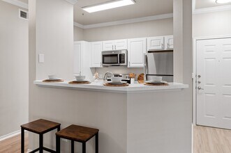 Building Photo - Creekside 121 Apartments