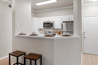 Building Photo - Creekside 121 Apartments