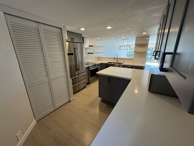 Foto del edificio - $300 off first months rent!  2 Bedroom wit...