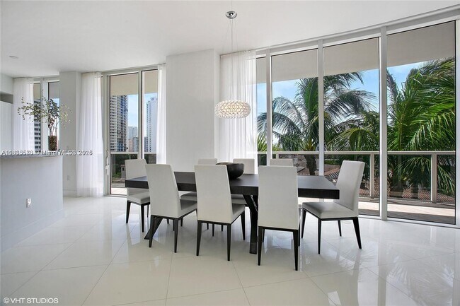 Foto del edificio - 4100 Island Blvd