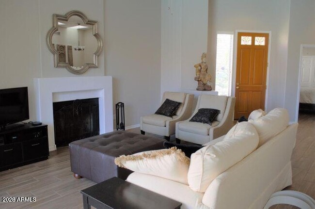 Foto del edificio - 10732 N 113th St