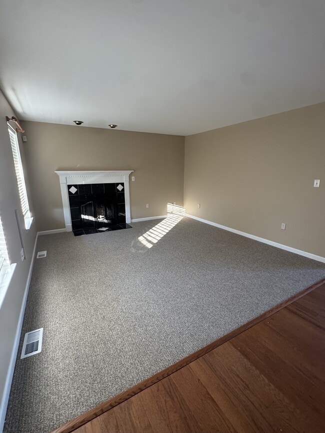 Foto del edificio - 6060 Oxbridge Dr