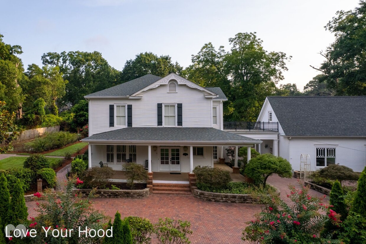 Primary Photo - 4 br, 2.5 bath House - 440 Whitlock Avenue NW