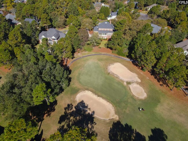 Building Photo - Stunning 5 Bedroom 3 Full Bath and 2 Half ...